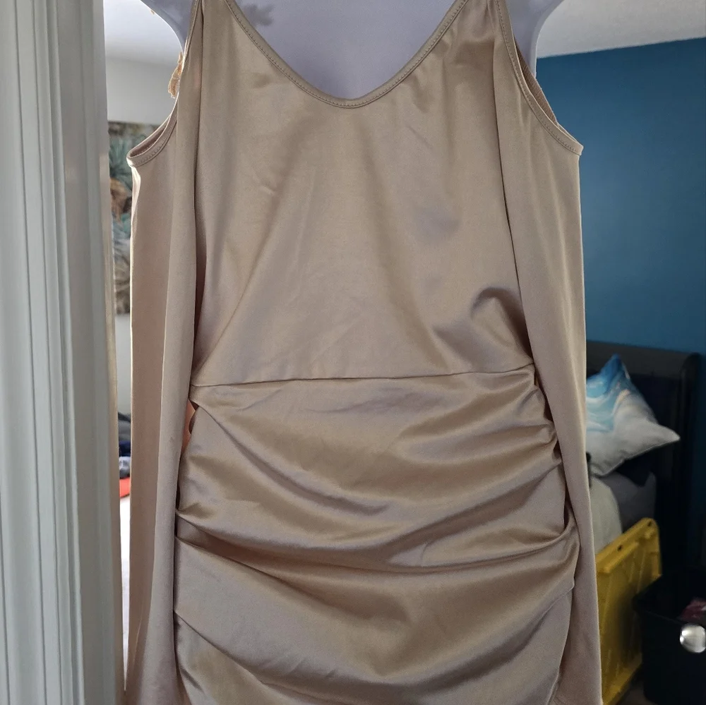 NWT VaVaBold Appliques Detail Cold Shoulder Ruched Side Dress Satin - Picture 9 of 11